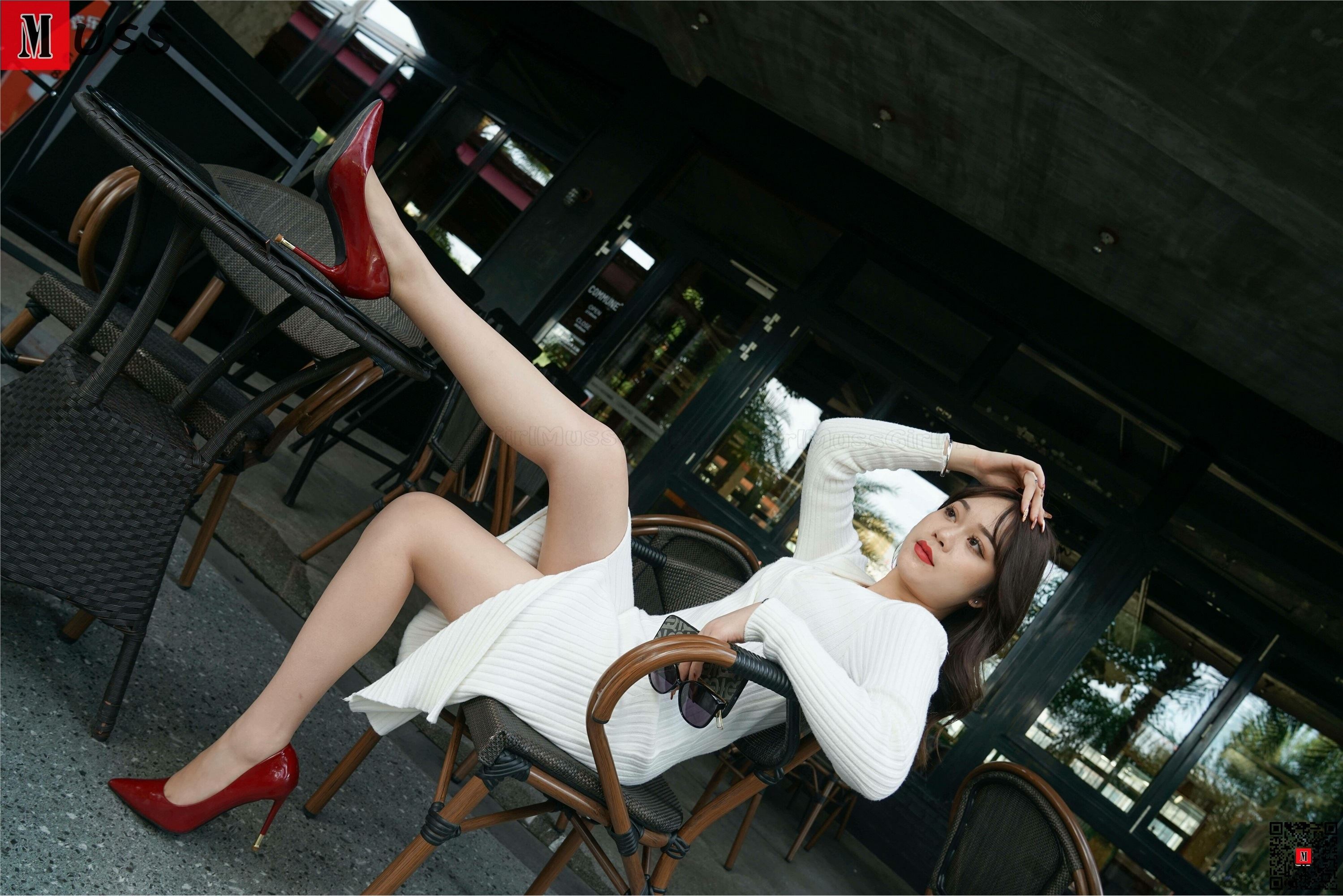 MussGirl慕丝女郎  NO.202 白色连衣裙高跟